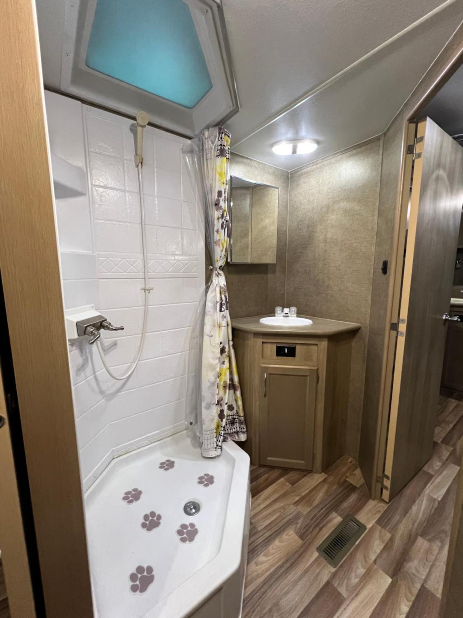 Surfside Glamping Camper Hotel Klamath Exterior foto